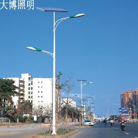 雙臂太陽能路燈戶外亮化工程高光效主干道光伏LED路燈廠家批發(fā)